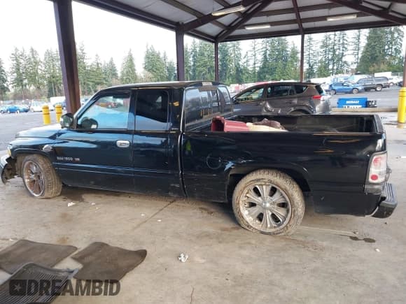 ✅ 2001 Dodge 1500 • VIN: 3B7HC13Y11M541932 • Lot: 43795281. Listed on IAAI with 208,984 mi. Free auction sales archive from the USA and detailed vehicle history report at DreamBid. Image 14.