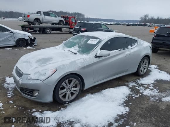 ✅ 2010 Hyundai Genesis Coupe Track • VIN: KMHHU6KH1AU015707 • Lot: 43829214. Listed on IAAI with 210,490 mi. Free auction sales archive from the USA and detailed vehicle history report at DreamBid. Image 2.