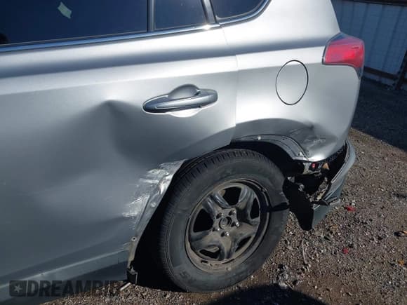 ✅ 2017 Toyota RAV4 LE • VIN: 2T3ZFREV6HW337990 • Lot: 40804909. Wystawiony na IAAI z przebiegiem 152 733 mil. Bezpłatny archiwum sprzedaży aukcyjnych z USA i szczegółowy raport historii pojazdu na DreamBid. Zdjęcie 6.