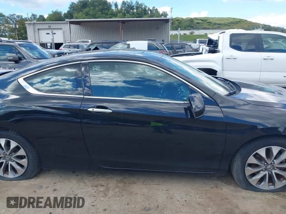 ✅ 2014 Honda Accord EX-L • VIN: 1HGCT1B8XEA011250 • Lot: 43092438. Listed on IAAI with 166,420 mi. Free auction sales archive from the USA and detailed vehicle history report at DreamBid. Image 14.