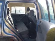 ✅ 2018 Volkswagen Tiguan • VIN: WVGBV7AX7JK002294 • Lot: 43472868. Wystawiony na IAAI z przebiegiem 114 737 mil. Bezpłatny archiwum sprzedaży aukcyjnych z USA i szczegółowy raport historii pojazdu na DreamBid. Zdjęcie 8.