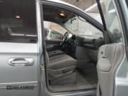 ✅ 2005 Dodge Caravan SXT • VIN: 2D4GP44L65R581395 • Lot: 43633314. Wystawiony na IAAI z przebiegiem 184 671 mil. Bezpłatny archiwum sprzedaży aukcyjnych z USA i szczegółowy raport historii pojazdu na DreamBid. Zdjęcie 5.