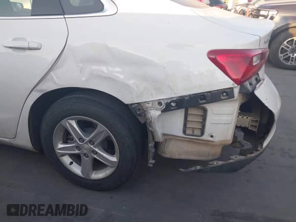 2023 Chevrolet Malibu LS z VIN 1G1ZC5ST6PF225865, wystawiony jako IAAI lot #43444852 z przebiegiem 31 381 mil mil oraz . Historia ofert i sprzedaży dostępna na DreamBid. Obrazek 6.