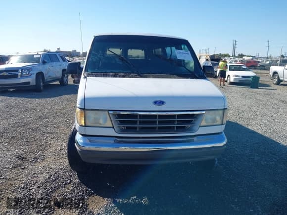 ✅ 1995 Ford Econoline Cargo • VIN: 1FBHE31G7SHC09293 • Lot: 42820648. Wystawiony na IAAI z przebiegiem 202 935 mil. Bezpłatny archiwum sprzedaży aukcyjnych z USA i szczegółowy raport historii pojazdu na DreamBid. Zdjęcie 12.