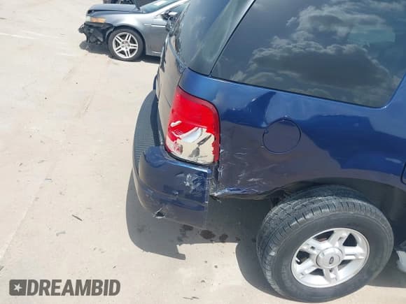 ✅ 2005 Ford Explorer XLT • VIN: 1FMZU63KX5UA77093 • Lot: 42638889. Wystawiony na IAAI z przebiegiem 144 565 mil. Bezpłatny archiwum sprzedaży aukcyjnych z USA i szczegółowy raport historii pojazdu na DreamBid. Zdjęcie 19.