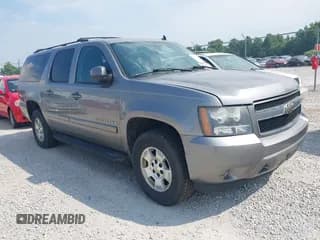 ✅ 2008 Chevrolet Suburban LTZ • VIN: 3GNFK16398G157486 • Lot: 42560730. Wystawiony na IAAI z przebiegiem 311 851 mil. Bezpłatny archiwum sprzedaży aukcyjnych z USA i szczegółowy raport historii pojazdu na DreamBid. Zdjęcie 1.