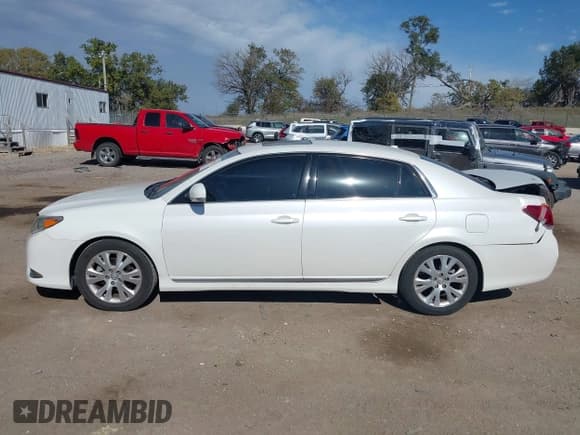 ✅ 2012 Toyota Avalon Limited • VIN: 4T1BK3DB3CU447611 • Lot: 43473551. Wystawiony na IAAI z przebiegiem 135 121 mil. Bezpłatny archiwum sprzedaży aukcyjnych z USA i szczegółowy raport historii pojazdu na DreamBid. Zdjęcie 14.