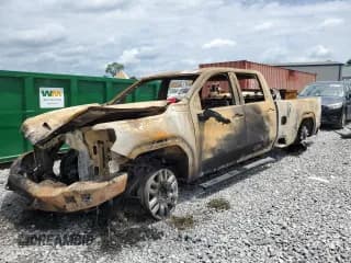 ✅ 2023 GMC Sierra 2500HD AT4 • VIN: 1GT49PEY8PF156082 • Lot: 61994735. Wystawiony na Copart z przebiegiem Nie podano. Bezpłatny archiwum sprzedaży aukcyjnych z USA i szczegółowy raport historii pojazdu na DreamBid. Zdjęcie 1.