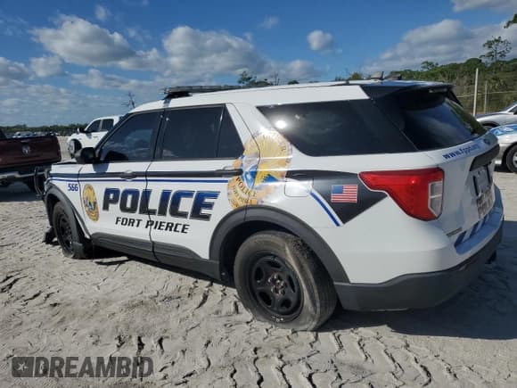 ✅ 2022 Ford Police Interceptor Utility • VIN: 1FM5K8AB6NGA40933 • Лот: 86875915. Опубликован ранее на Copart с пробегом 3 567 миль. Бесплатный доступ к архиву аукционных продаж из США и подробный отчёт об истории автомобиля на DreamBid. Изображение 2.