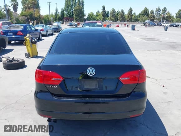 ✅ 2012 Volkswagen Jetta S • VIN: 3VW2K7AJ3CM469035 • Lot: 42631129. Listed on IAAI with 208,768 mi. Free auction sales archive from the USA and detailed vehicle history report at DreamBid. Image 16.