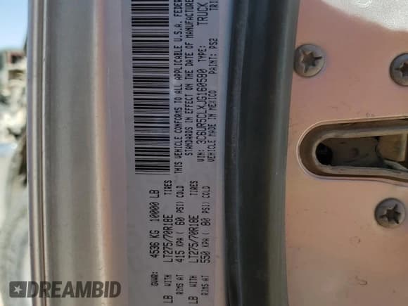 ✅ 2018 Ram 2500 Tradesman • VIN: 3C6UR5CLXJG160580 • Lot: 47655665. Wystawiony na Copart z przebiegiem 186 604 mil. Bezpłatny archiwum sprzedaży aukcyjnych z USA i szczegółowy raport historii pojazdu na DreamBid. Zdjęcie 13.