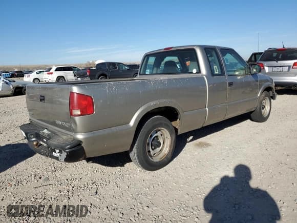 ✅ 2003 Chevrolet S-10 LS • VIN: 1GCCS19H538272863 • Lot: 92825525. Listed on Copart with 194,982 mi. Free auction sales archive from the USA and detailed vehicle history report at DreamBid. Image 3.