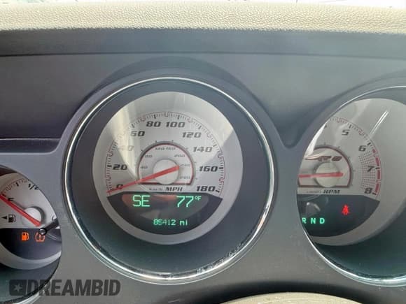 ✅ 2012 Dodge Challenger SRT-8 392 • VIN: 2C3CDYCJ8CH137762 • Lot: 59003275. Wystawiony na Copart z przebiegiem 85 412 mil. Bezpłatny archiwum sprzedaży aukcyjnych z USA i szczegółowy raport historii pojazdu na DreamBid. Zdjęcie 8.