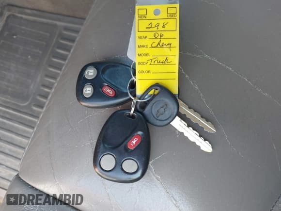 ✅ 2006 Chevrolet Silverado 2500HD LT1 • VIN: 1GCHK23D06F171442 • Lot: 41691533. Listed on IAAI with 294,980 mi. Free auction sales archive from the USA and detailed vehicle history report at DreamBid. Image 11.