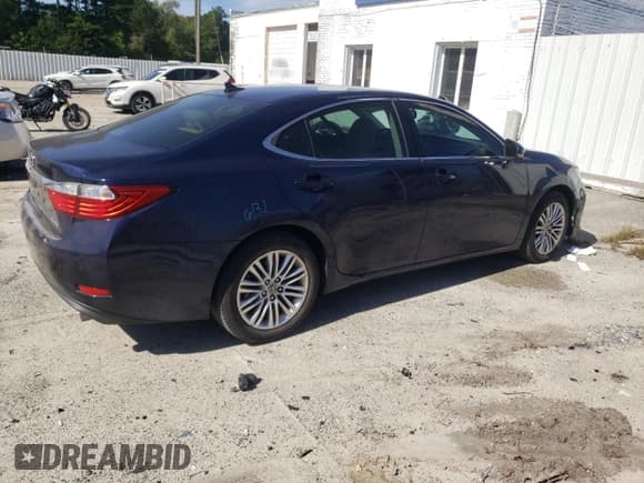 ✅ 2014 Lexus ES 330 • VIN: JTHBK1GGXE2094748 • Lot: 84973655. Wystawiony na Copart z przebiegiem 153 972 mil. Bezpłatny archiwum sprzedaży aukcyjnych z USA i szczegółowy raport historii pojazdu na DreamBid. Zdjęcie 3.
