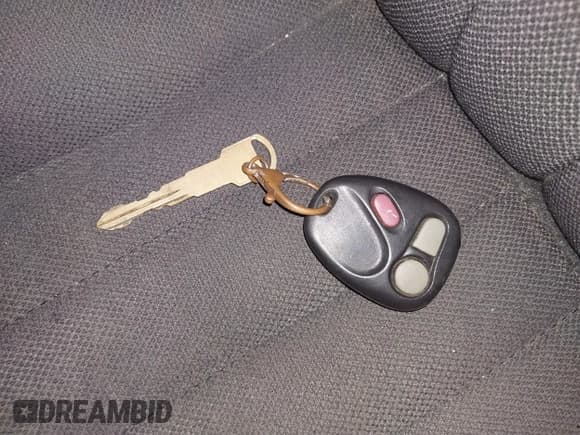 ✅ 2003 Chevrolet S-10 LS • VIN: 1GCCS19X538117656 • Лот: 41372508. Опубликован ранее на IAAI с пробегом 250 427 миль. Бесплатный доступ к архиву аукционных продаж из США и подробный отчёт об истории автомобиля на DreamBid. Изображение 11.