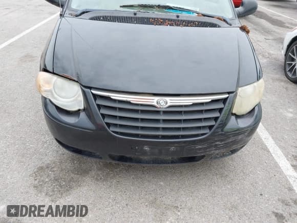✅ 2006 Chrysler Town & Country Touring • VIN: 2A8GP54L46R836333 • Lot: 41934540. Listed on IAAI with Not provided. Free auction sales archive from the USA and detailed vehicle history report at DreamBid. Image 6.