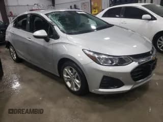 ✅ 2019 Chevrolet Cruze LS • VIN: 1G1BC5SM4K7130525 • Lot: 72665842. Listed on Copart with 56,527 mi. Free auction sales archive from the USA and detailed vehicle history report at DreamBid. Image 4.