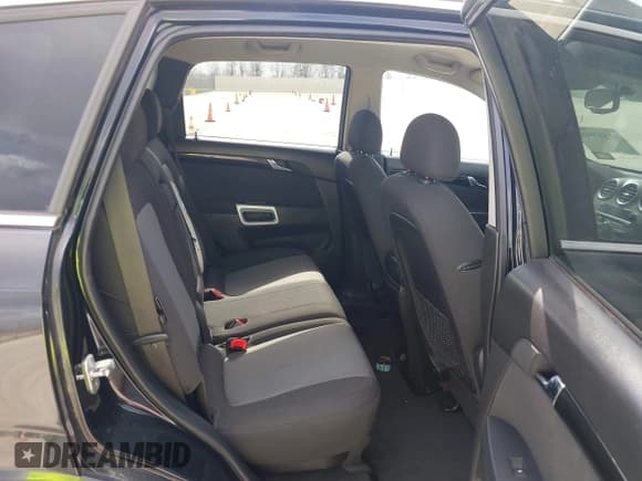 ✅ 2013 Chevrolet Captiva Sport LT • VIN: 3GNFL3EK8DS515895 • Lot: 41512549. Wystawiony na IAAI z przebiegiem 114 434 mil. Bezpłatny archiwum sprzedaży aukcyjnych z USA i szczegółowy raport historii pojazdu na DreamBid. Zdjęcie 8.