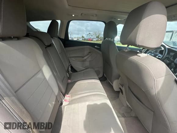 ✅ 2013 Ford Escape SE • VIN: 1FMCU9G95DUD25554 • Lot: 79906544. Wystawiony na Copart z przebiegiem Nie podano. Bezpłatny archiwum sprzedaży aukcyjnych z USA i szczegółowy raport historii pojazdu na DreamBid. Zdjęcie 6.