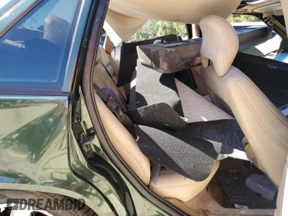 ✅ 1997 Volvo 850 • VIN: YV1LS5728VJ395603 • Лот: 76775064. Опубликован ранее на Copart с пробегом 103 917 миль. Бесплатный доступ к архиву аукционных продаж из США и подробный отчёт об истории автомобиля на DreamBid. Изображение 11.