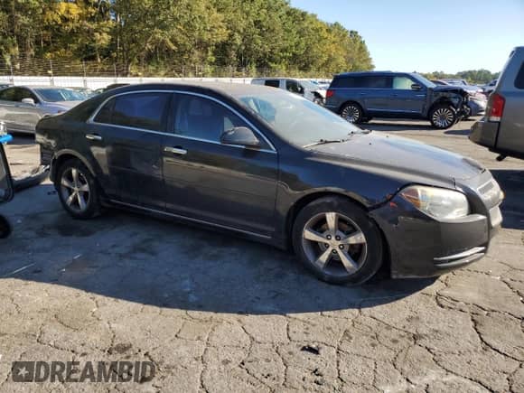 2012 Chevrolet Malibu 1LT z VIN 1G1ZC5EU0CF111567, wystawiony jako Copart lot #71731725 z przebiegiem 217 784 mil mil oraz Nie do naprawy • Non repairable. Historia ofert i sprzedaży dostępna na DreamBid. Obrazek 4.