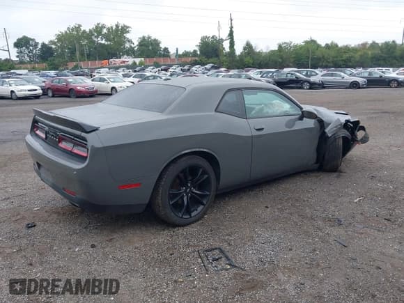 ✅ 2017 Dodge Challenger SXT • VIN: 2C3CDZAG4HH651872 • Lot: 42997986. Listed on IAAI with 69,322 mi. Free auction sales archive from the USA and detailed vehicle history report at DreamBid. Image 4.