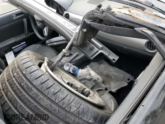 ✅ 2012 Mazda MX-5 Miata Grand Touring • VIN: JM1NC2NF8C0219704 • Лот: 84722534. Опубликован ранее на Copart с пробегом Не указан. Бесплатный доступ к архиву аукционных продаж из США и подробный отчёт об истории автомобиля на DreamBid. Изображение 8.