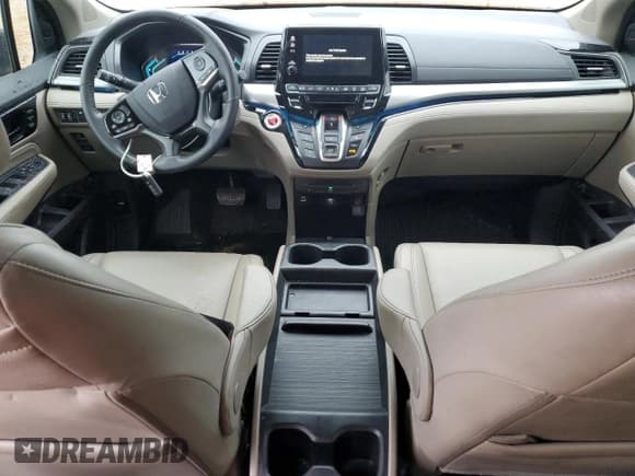 ✅ 2024 Honda Odyssey Touring • VIN: 5FNRL6H82RB045712 • Lot: 89720225. Listed on Copart with 34,395 mi. Free auction sales archive from the USA and detailed vehicle history report at DreamBid. Image 8.