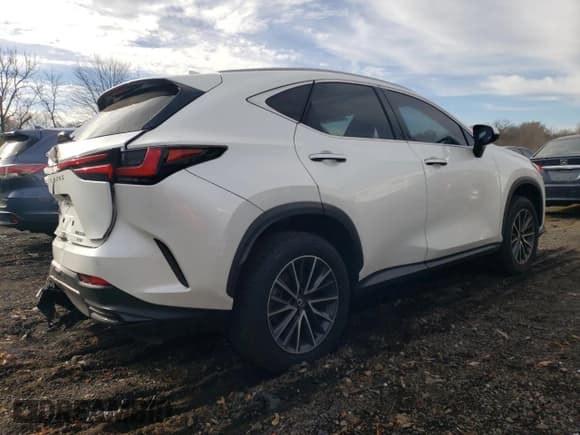 ✅ 2024 Lexus NX 350 Premium • VIN: JTJGGCEZ2R2015617 • Lot: 93208615. Wystawiony na Copart z przebiegiem 21 341 mil. Bezpłatny archiwum sprzedaży aukcyjnych z USA i szczegółowy raport historii pojazdu na DreamBid. Zdjęcie 3.