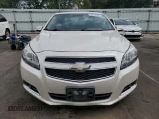 ✅ 2013 Chevrolet Malibu LT • VIN: 1G11E5SA1DF139459 • Lot: 70314254. Wystawiony na Copart z przebiegiem 125 475 mil mil. Skorzystaj z bezpłatnego archiwum sprzedaży aukcyjnych z USA i zobacz szczegółowy raport historii pojazdu na DreamBid. Zdjęcie 5.