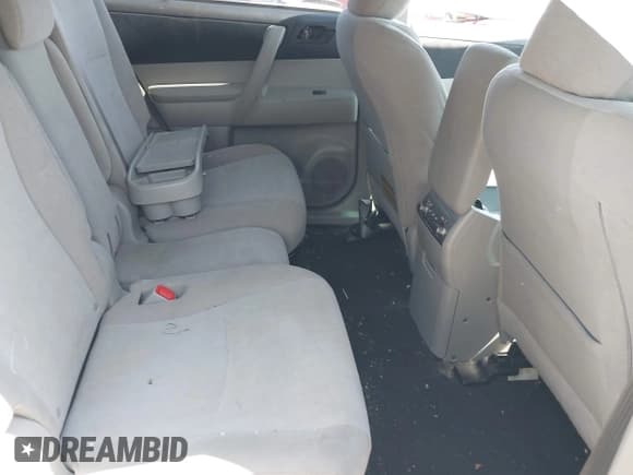 ✅ 2013 Toyota Highlander • VIN: 5TDBK3EH5DS254924 • Lot: 42238997. Wystawiony na IAAI z przebiegiem 150 672 mil. Bezpłatny archiwum sprzedaży aukcyjnych z USA i szczegółowy raport historii pojazdu na DreamBid. Zdjęcie 8.