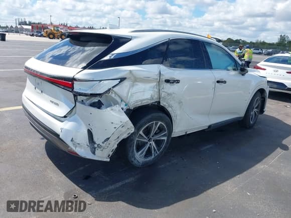 ✅ 2024 Lexus RX 350 • VIN: JTJCHMAA6R2016707 • Lot: 43403782. Listed on IAAI with 35,588 mi. Free auction sales archive from the USA and detailed vehicle history report at DreamBid. Image 4.