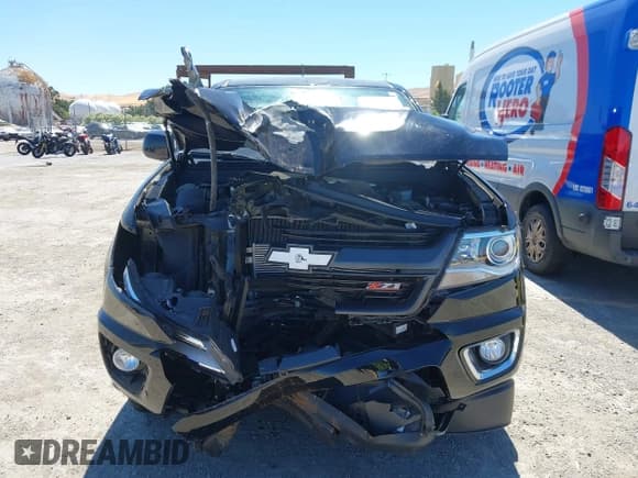 ✅ 2020 Chevrolet Colorado 4WD Z71 • VIN: 1GCGTDEN4L1107746 • Lot: 43011383. Wystawiony na IAAI z przebiegiem Nie podano. Bezpłatny archiwum sprzedaży aukcyjnych z USA i szczegółowy raport historii pojazdu na DreamBid. Zdjęcie 12.