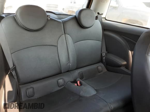 ✅ 2009 MINI Hardtop • VIN: WMWMF33559TW70144 • Lot: 66096595. Listed on Copart with 108,908 mi. Free auction sales archive from the USA and detailed vehicle history report at DreamBid. Image 10.