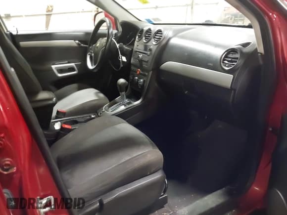 ✅ 2012 Chevrolet Captiva Sport LS • VIN: 3GNAL2EKXCS520308 • Lot: 41276775. Wystawiony na IAAI z przebiegiem 179 631 mil. Bezpłatny archiwum sprzedaży aukcyjnych z USA i szczegółowy raport historii pojazdu na DreamBid. Zdjęcie 5.