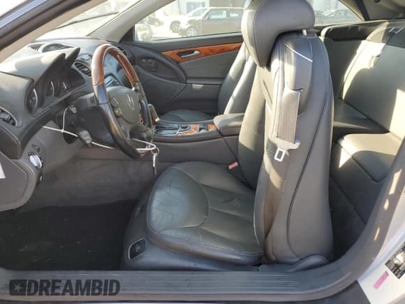 ✅ 2006 Mercedes-Benz SL 500 • VIN: WDBSK75F96F112180 • Лот: 70726635. Опубликован ранее на Copart с пробегом Не указан. Бесплатный доступ к архиву аукционных продаж из США и подробный отчёт об истории автомобиля на DreamBid. Изображение 7.