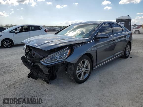 ✅ 2018 Hyundai Sonata Limited • VIN: 5NPE34AF1JH709807 • Лот: 39442683. Опубликован ранее на Copart с пробегом 21 014 миль. Бесплатный доступ к архиву аукционных продаж из США и подробный отчёт об истории автомобиля на DreamBid. Изображение 1.