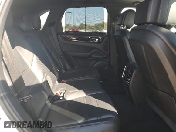 ✅ 2020 Porsche Cayenne S • VIN: WP1AB2AY1LDA27430 • Lot: 45220325. Wystawiony na Copart z przebiegiem 20 008 mil. Bezpłatny archiwum sprzedaży aukcyjnych z USA i szczegółowy raport historii pojazdu na DreamBid. Zdjęcie 11.