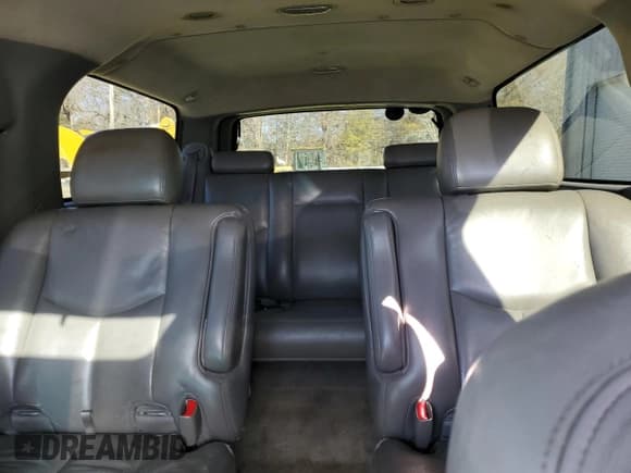 ✅ 2005 Chevrolet Suburban LT • VIN: 3GNFK16Z45G247581 • Лот: 83992054. Опубликован ранее на Copart с пробегом 315 708 миль. Бесплатный доступ к архиву аукционных продаж из США и подробный отчёт об истории автомобиля на DreamBid. Изображение 10.