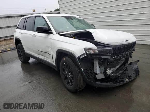 ✅ 2025 Jeep Grand Cherokee Altitude • VIN: 1C4RJHAG0S8699374 • Lot: 81323725. Listed on Copart with 5,718 mi. Free auction sales archive from the USA and detailed vehicle history report at DreamBid. Image 4.