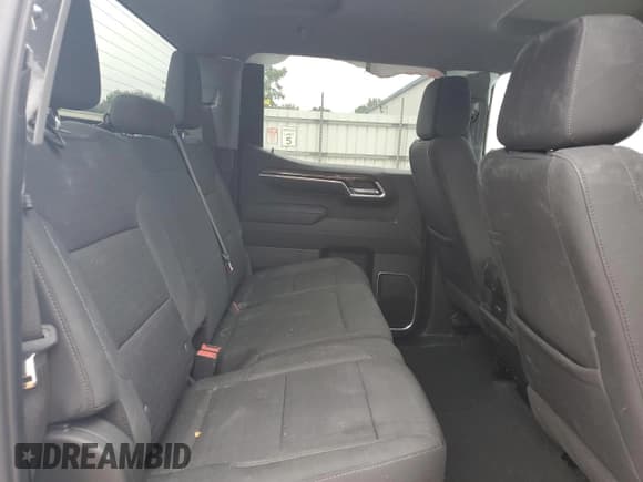 ✅ 2022 Chevrolet Silverado 1500 RST • VIN: 1GCUDEED3NZ621847 • Лот: 68490455. Опубликован ранее на Copart с пробегом 55 824 миль. Бесплатный доступ к архиву аукционных продаж из США и подробный отчёт об истории автомобиля на DreamBid. Изображение 10.