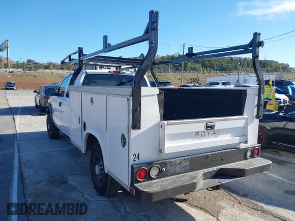 ✅ 2007 Chevrolet Silverado 1500 • VIN: 1GBHC29D37E134322 • Лот: 41794042. Опубликован ранее на IAAI с пробегом 206 020 миль. Бесплатный доступ к архиву аукционных продаж из США и подробный отчёт об истории автомобиля на DreamBid. Изображение 3.