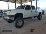 ✅ 2006 Chevrolet Silverado 2500HD LT2 • VIN: 1GCHK23U06F156181 • Lot: 61015095. Wystawiony na Copart z przebiegiem Nie podano. Bezpłatny archiwum sprzedaży aukcyjnych z USA i szczegółowy raport historii pojazdu na DreamBid. Zdjęcie 1.