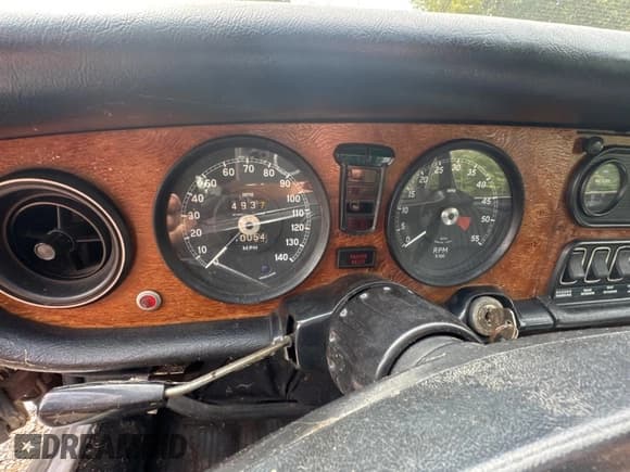 ✅ 1972 Jaguar XJ • VIN: 1L65800B • Лот: 80510675. Опубликован ранее на Copart с пробегом 10 054 миль. Бесплатный доступ к архиву аукционных продаж из США и подробный отчёт об истории автомобиля на DreamBid. Изображение 8.