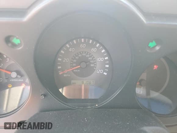 ✅ 2002 Nissan Xterra XE • VIN: 5N1ED28Y52C500300 • Lot: 75741754. Wystawiony na Copart z przebiegiem 91 067 mil. Bezpłatny archiwum sprzedaży aukcyjnych z USA i szczegółowy raport historii pojazdu na DreamBid. Zdjęcie 9.