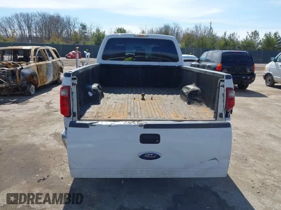 ✅ 2014 Ford F-250 XL • VIN: 1FT7W2AT0EEA37495 • Lot: 41847049. Wystawiony na IAAI z przebiegiem 317 635 mil. Bezpłatny archiwum sprzedaży aukcyjnych z USA i szczegółowy raport historii pojazdu na DreamBid. Zdjęcie 17.