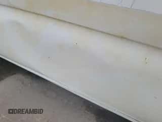 2000 Chevrolet Silverado 1500 z VIN 2GCEC19W8Y1254260, wystawiony jako IAAI lot #43126258 z przebiegiem 159 020 mil mil oraz . Historia ofert i sprzedaży dostępna na DreamBid. Obrazek 1.