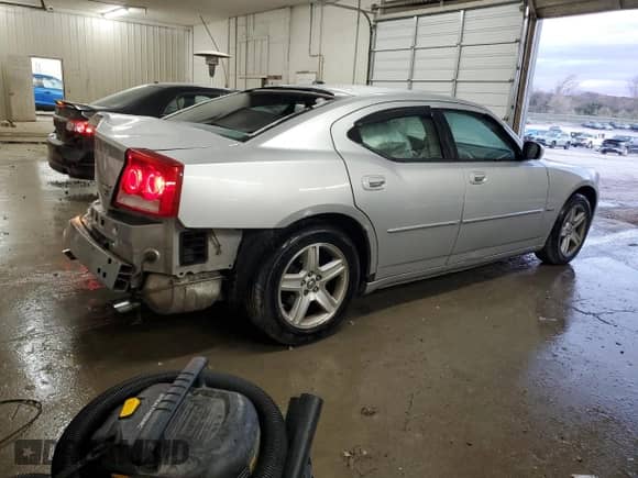 ✅ 2009 Dodge Charger R/T • VIN: 2B3KA53T19H551962 • Лот: 81923154. Размещён на Copart с пробегом 102 789 миль миль. Получите бесплатный доступ к архиву аукционных продаж из США и посмотрите подробный отчёт об истории автомобиля на DreamBid. Изображение 3.