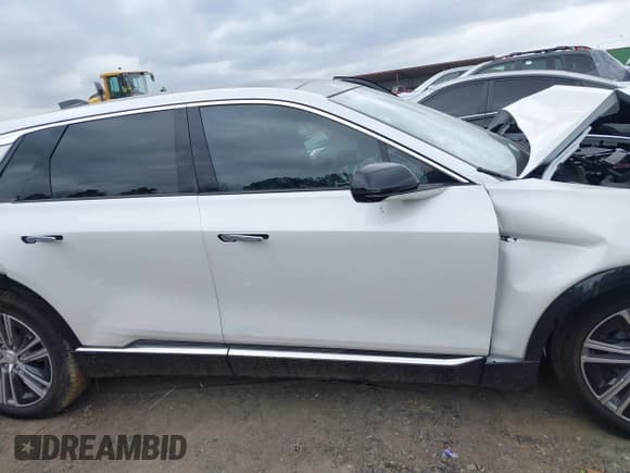 ✅ 2024 Cadillac LYRIQ Luxury • VIN: 1GYKPRRK7RZ116943 • Лот: 41823115. Опубликован ранее на IAAI с пробегом Не указан. Бесплатный доступ к архиву аукционных продаж из США и подробный отчёт об истории автомобиля на DreamBid. Изображение 13.